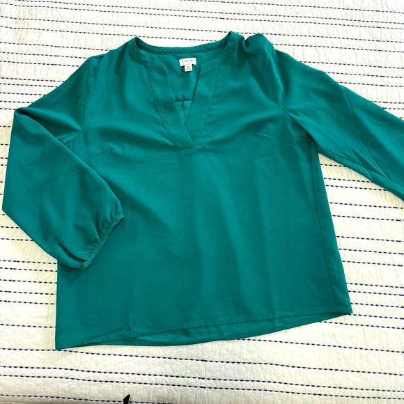 J. Crew Tops - J. Crew women’s emerald green blouse